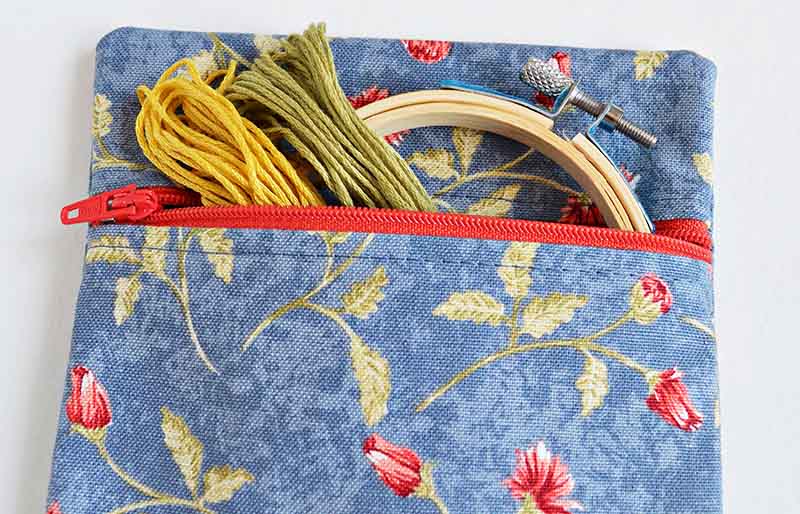 handmade zipper pouch embroidery hoop mouline | diy sewing room organization ideas