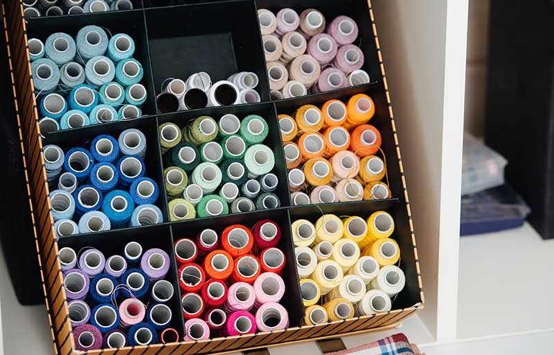 set color threads cardboard compartment | diy sewing room organization ideas