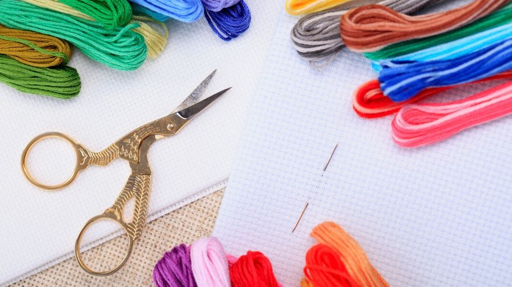 close embroidery needle colour floss scissors | Embroidery Floss | A Guide to It's Types & Uses