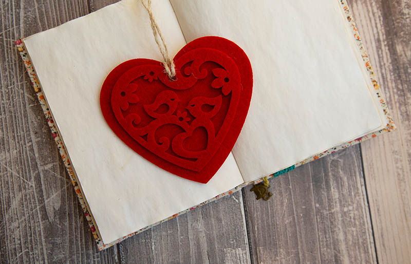 bookmark form red heart made felt | valentines day sewing project ideas