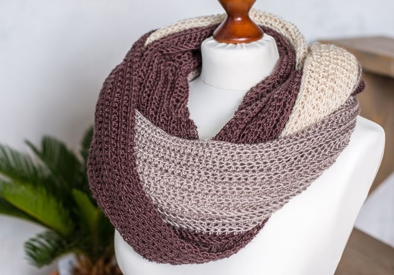 3 colors woolen crochet snood | how to crochet an infinity scarf