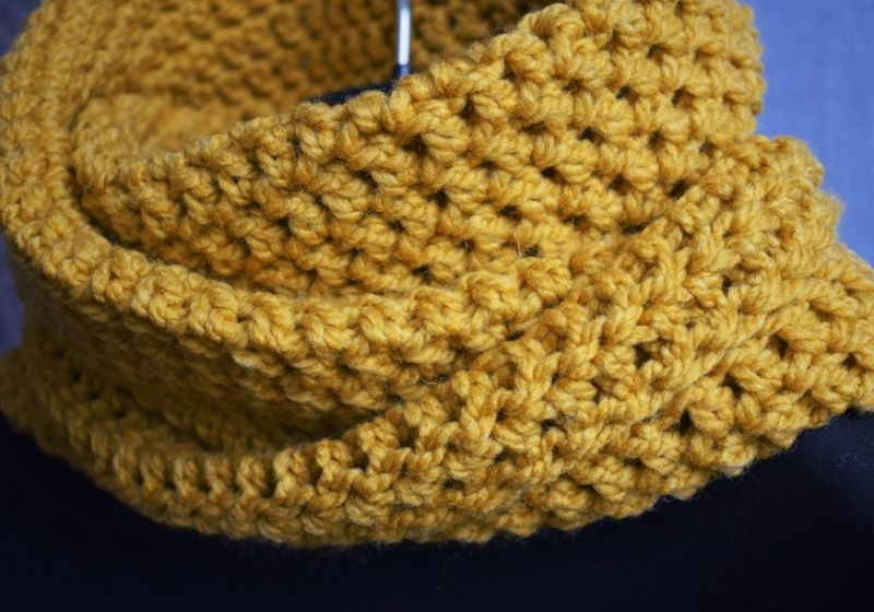 Snood scarf made of handmade wool yarn.Crocheting | double crochet infinity scarf