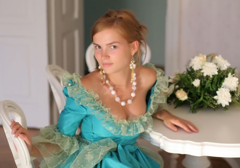 Aristocratic girl | 18th century dress pattern