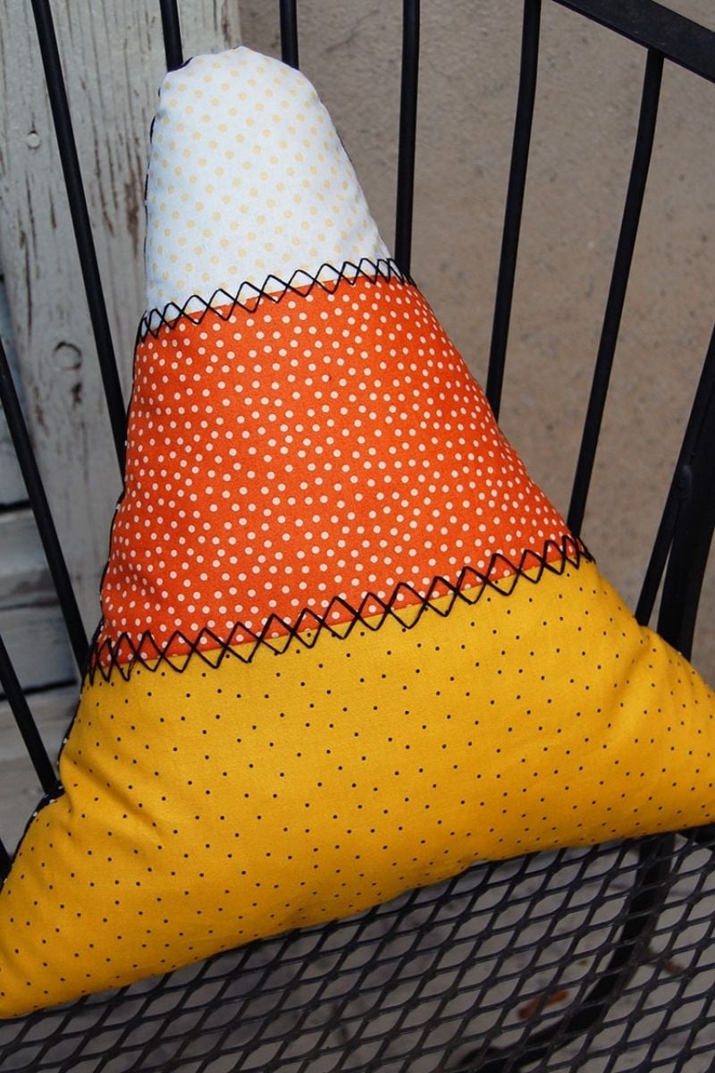 Candy Corn Pillows | easy sewing projects for beginners