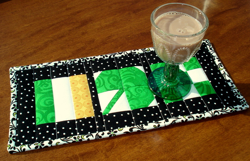 St. Patrick's Day Mug Rug | Easy St Patrick’s Day Decorations | Sewing Projects | Featured