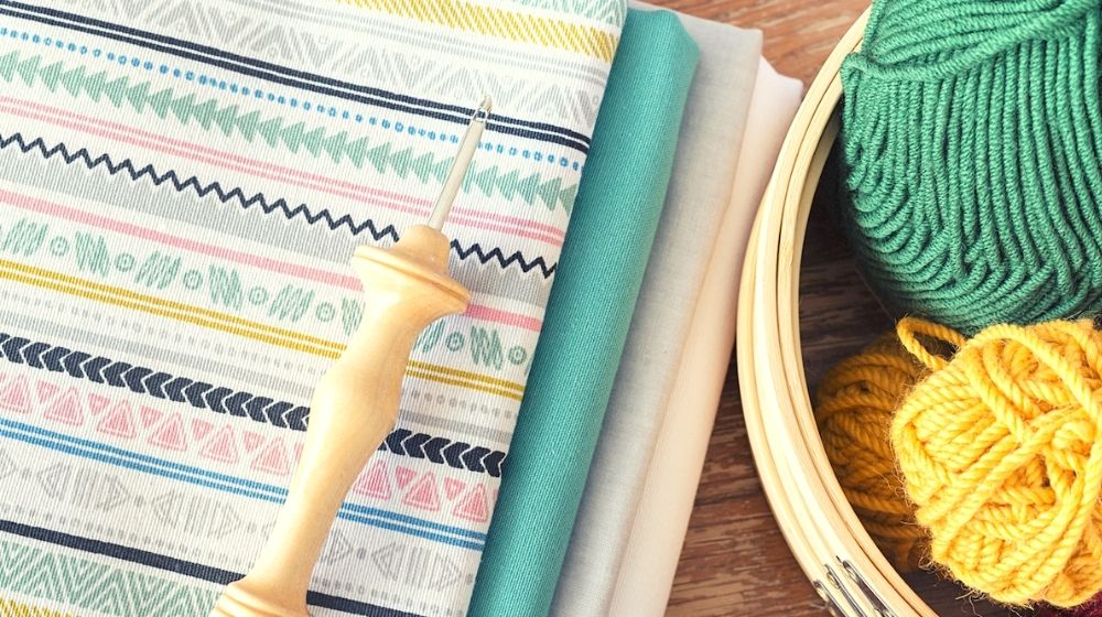 Punch needle, fabrics and yarns | Ultimate Punch Needle Guide For Beginners | Featured