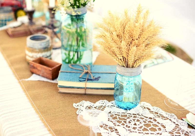 Rustic decor on table | thanksgiving table decor