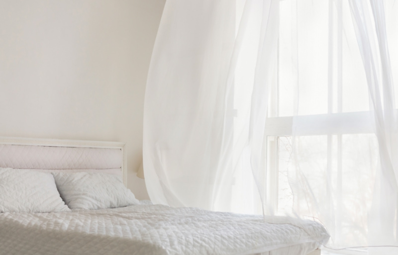 abstract white flying curtain room bed | diy home decor projects