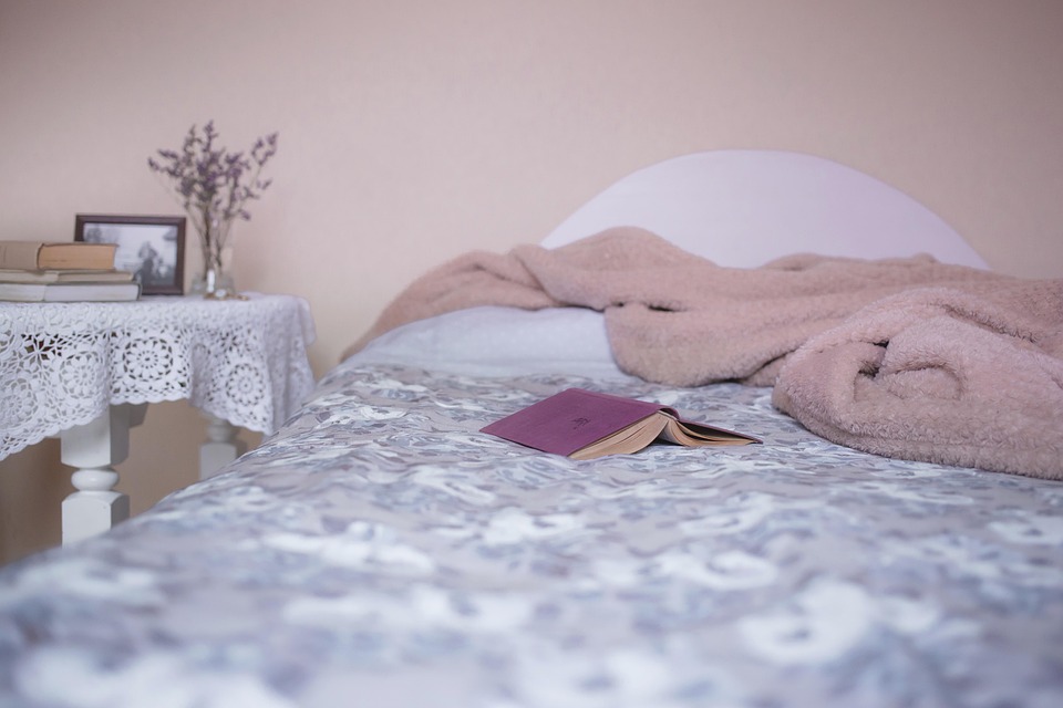 Printed DIY Cushion Cover | Lovely Sewing Projects To Transform Your Bedroom