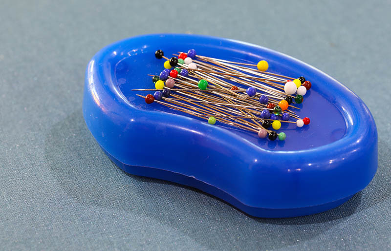 close sewing pins on magnetic holder | sewing hacks