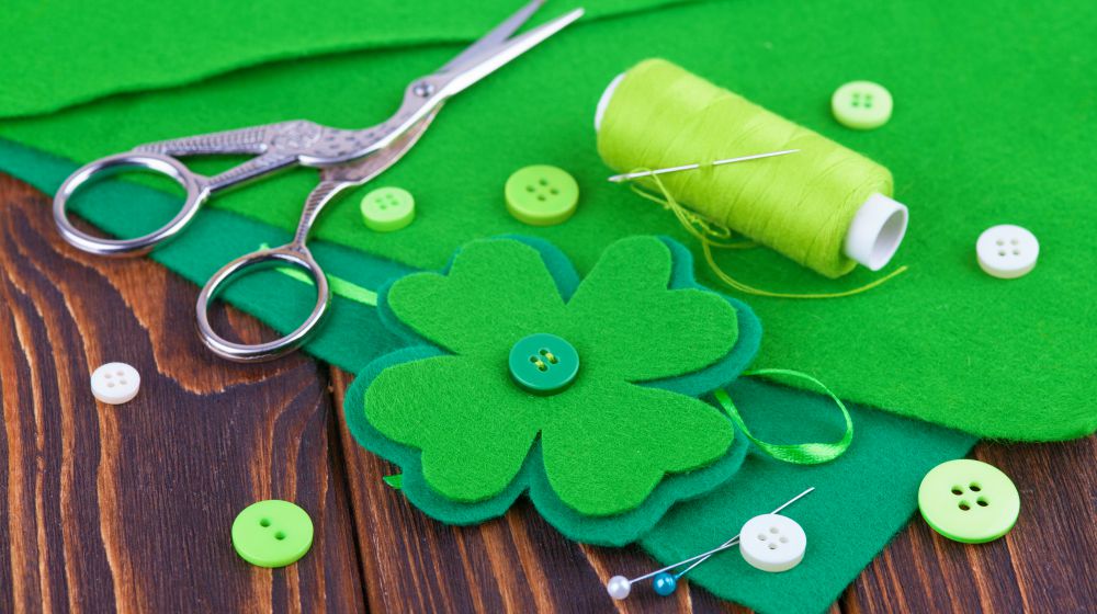 Felt clover leaf, decor for St. Patrick's Day | Easy St Patrick’s Day Decorations | Sewing Projects | Featured