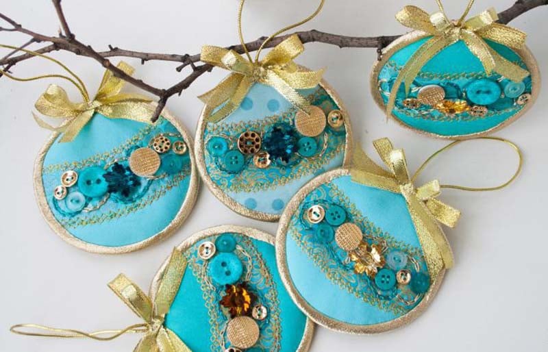 hanging christmas ornament | christmas ornaments to sew