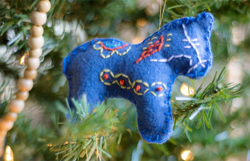 stitched dala horse | christmas ornaments to sew